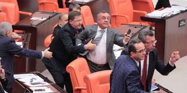 CHP'liler yine meclisi birbirine kattı