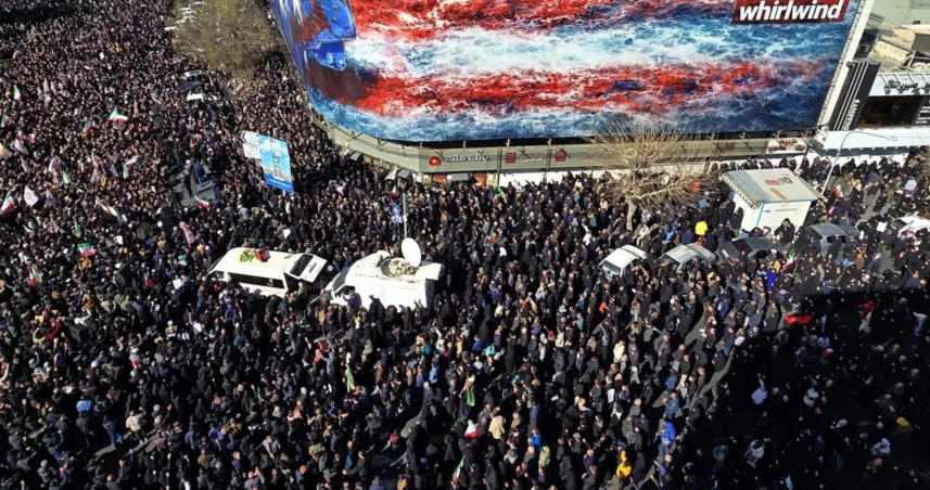 CHP'liler yine şaşırtmadı! İran'da 'beyaz' darbe çağrısı