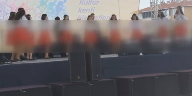 CHP'nin ahlak anlayışı! Küçük çocuklara etek giydirip oynattılar