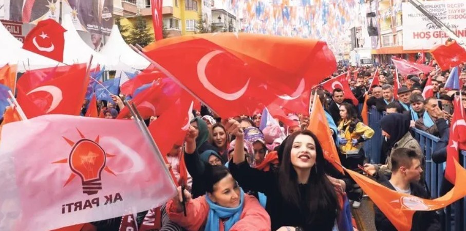 CHP'nin balonu erken sönüyor: Ak Parti'ye doğru göç başladı!