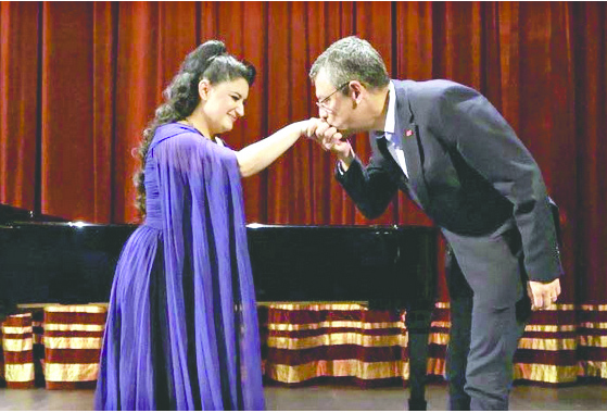 CHP’nin ‘DEM’lenmesine eski tüfeklerden tepki: El öpmenin bedeli ağır olacak