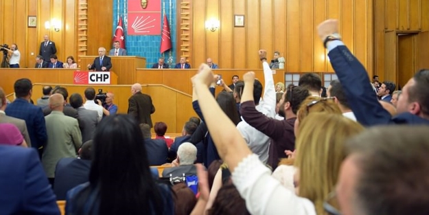 CHP'nin edepsizlerini bakın Meclis'e kim sokmuş!