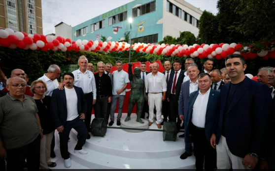 CHP'nin heykel hizmetinde son eser Kartal Belediyesi'nden