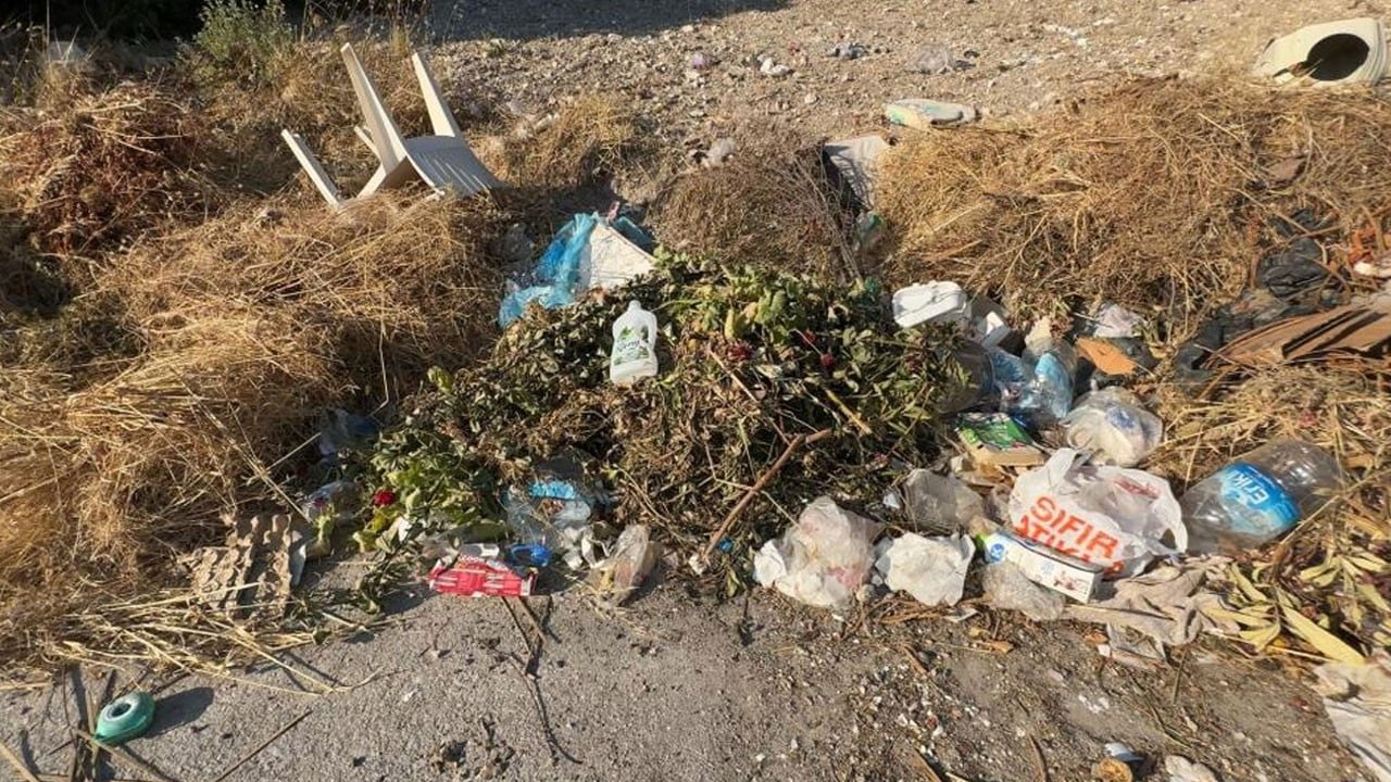 CHP’nin icraatı: Çöp konteyneri kaldırmak! Belediye vatandaşı çileden çıkardı