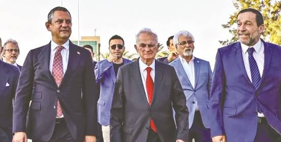CHP’nin i̇ki başlı tiyatrosu ve kürsüden yükselen darbe çığırtkanlığı