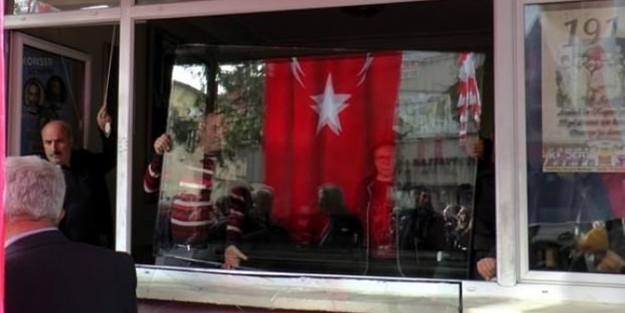 CHP İlçe Başkanlığına saldıran kişi CHP'li çıktı