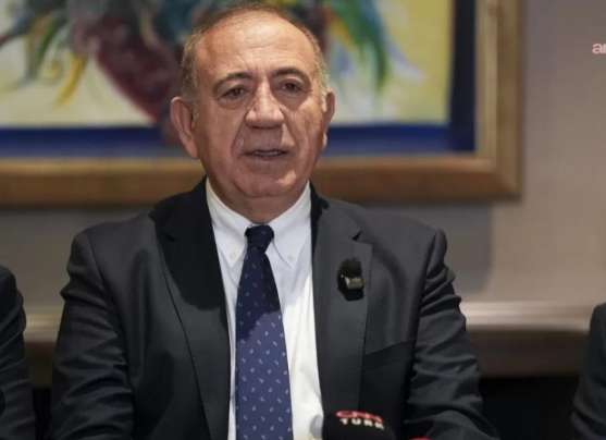 CHP'nin İstanbul'daki ilçe başkanları görevden alındı