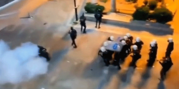 CHP'nin ittifağı HDP binasının önünde Öcalan'a özgürlük istediler