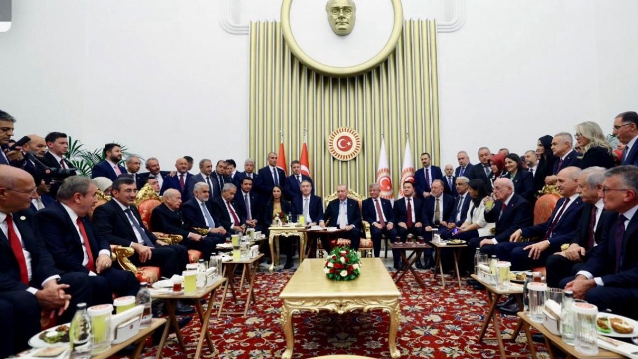 CHP'nin kimyası bozuldu! Ne Özgür ne de Ekrem sindirebildi...