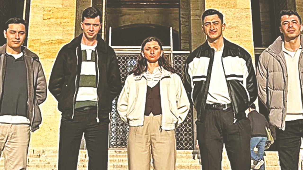 CHP’nin maskarası oldular! Cuntacıdan kahraman olmaz