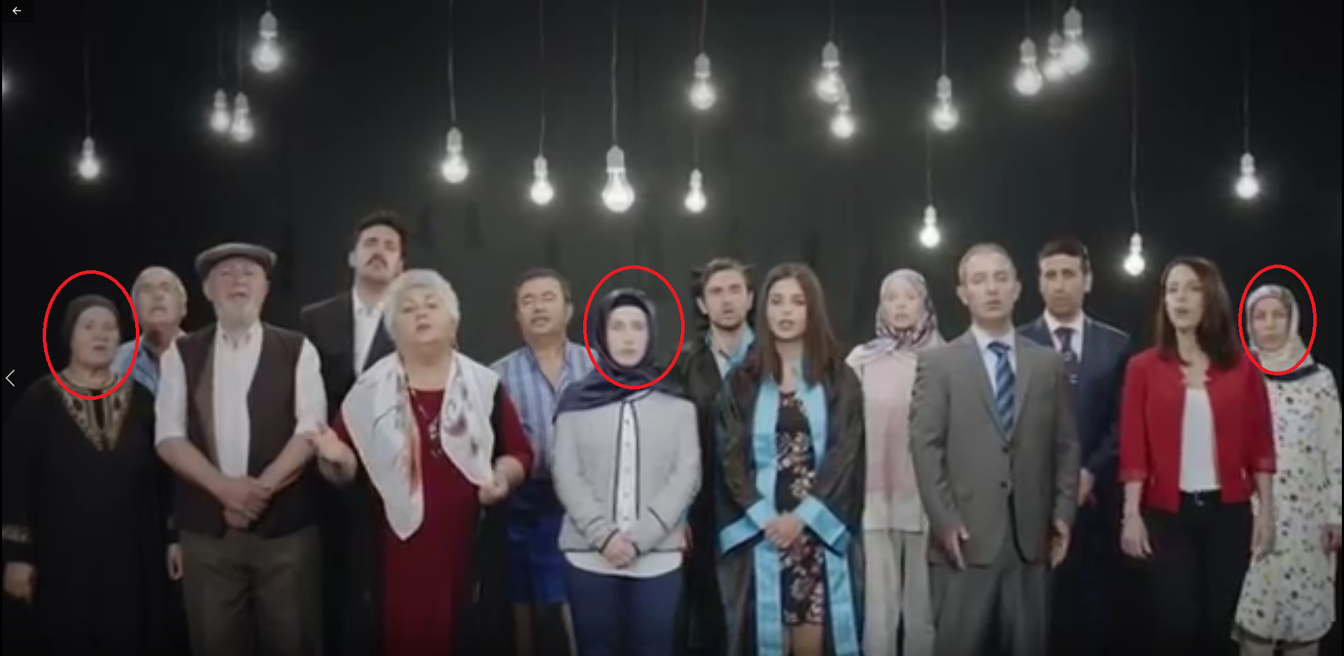 CHP'nin reklam filminde 'başörtüsü' istismarı yapıldı