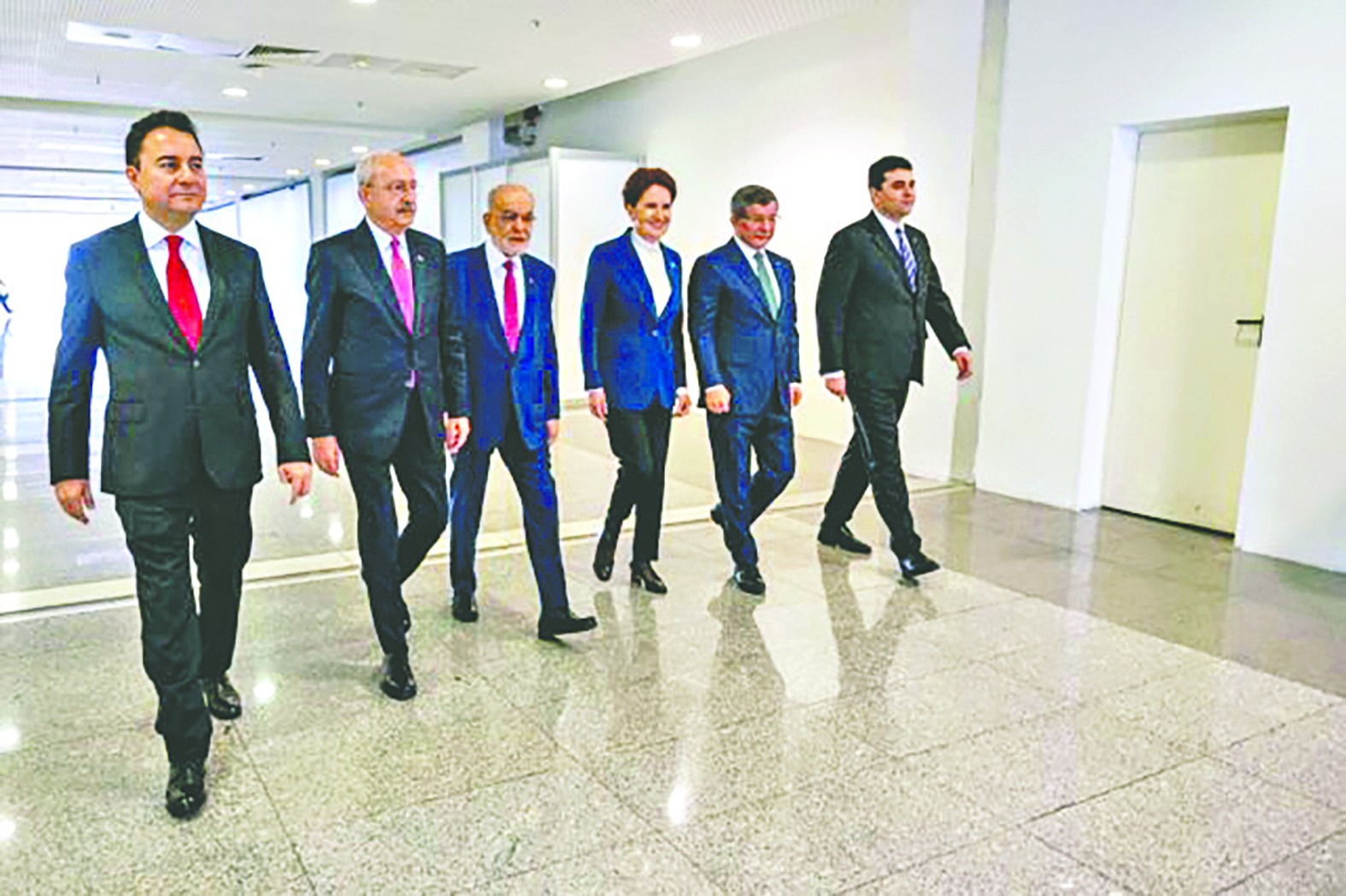 CHP’nin saadeti için kendilerini sattılar!