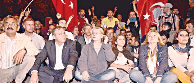 CHP’nin militan aşkı!