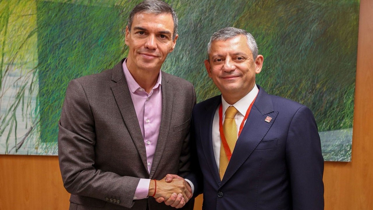 Özgür Özel'i neden desteklediği ortaya çıktı! İspanya Başbakanı Sanchez'in partisine yolsuzluk baskını!