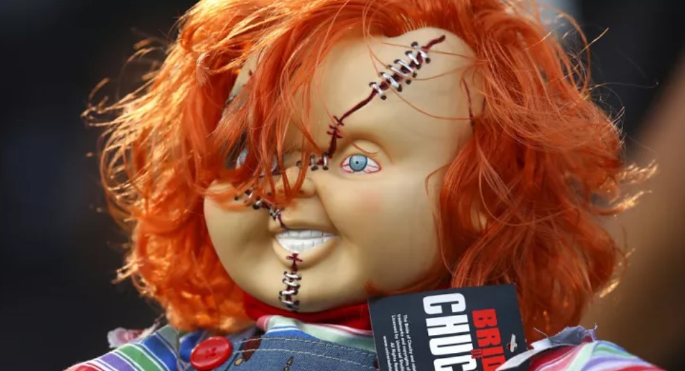 Chucky'ye kelepçe takıp tutukladılar