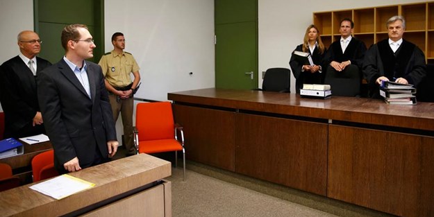 Almanya kendi Can Dündar'ına bakın ne ceza verdi