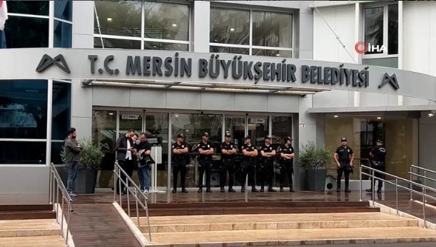 Çiçek değil rüşvet buketi! Mezitli’de akılalmaz yöntem