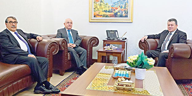 Çiçek: Parti kapatmalar demokrasi ile bağdaşmaz