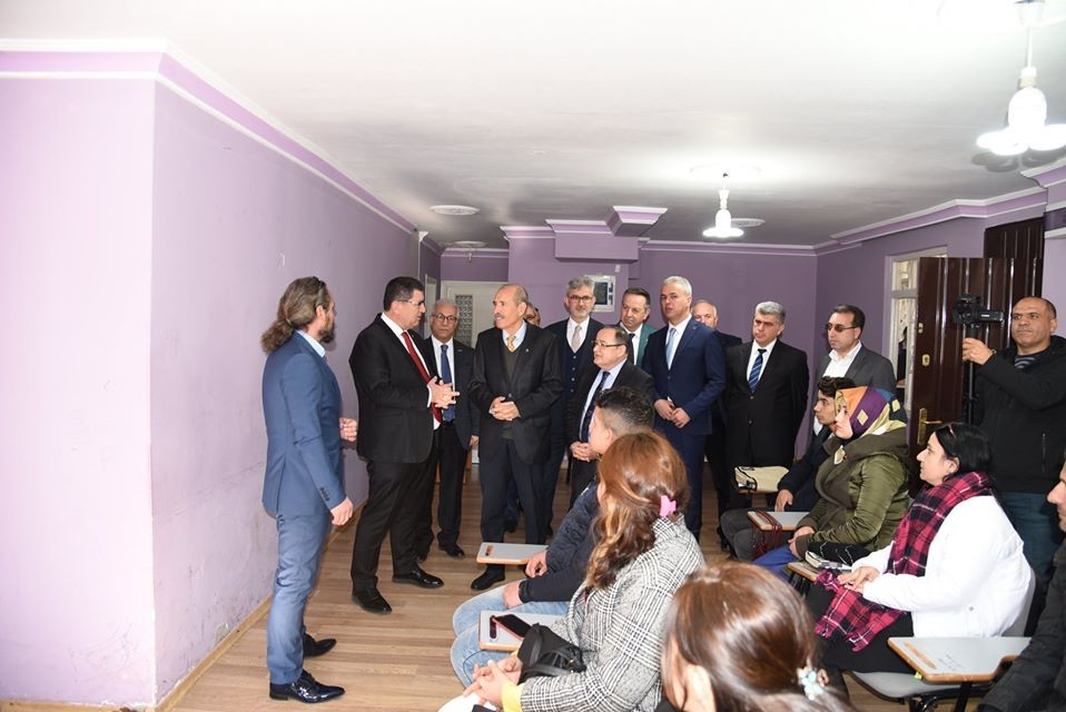 Çiçekleri Soldurmayalım Projesi Mesleki Eğitim Kursları açıldı 