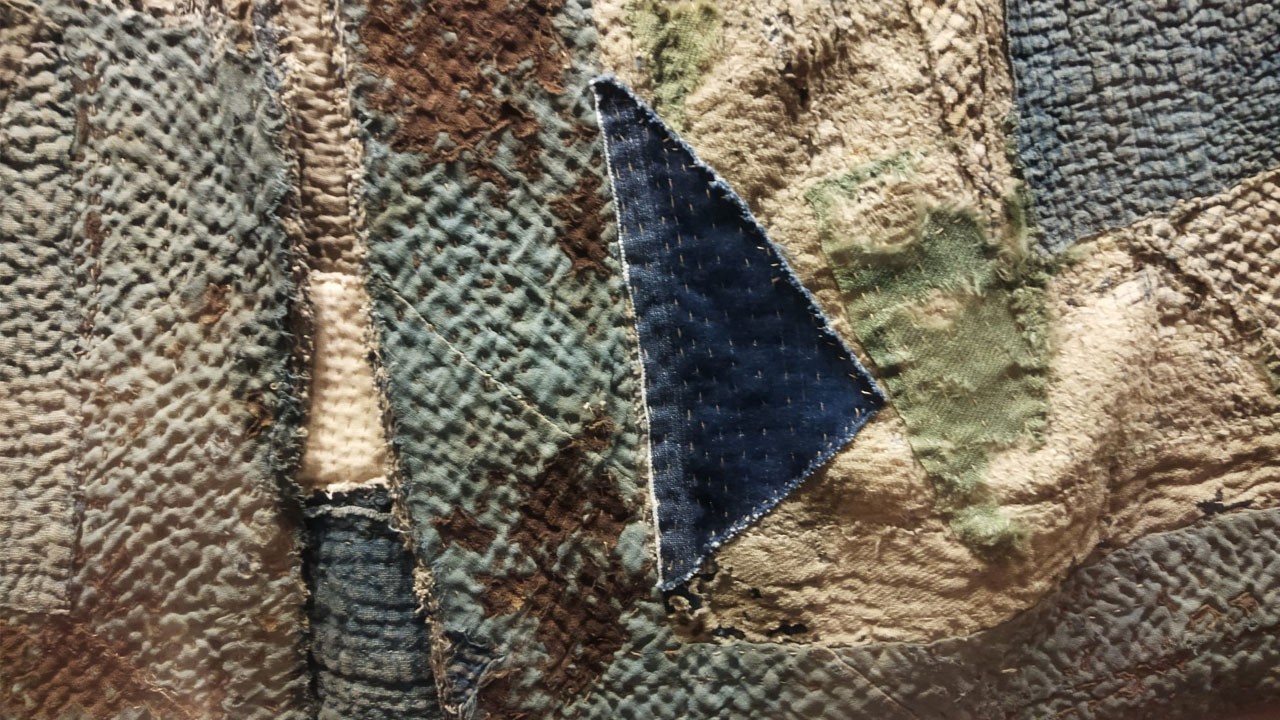 Ciddiyetsizliğin bu kadarına da pes..! Hacı Bayram-ı Veli'nin 650 senelik hırkasında kot kumaşı!.