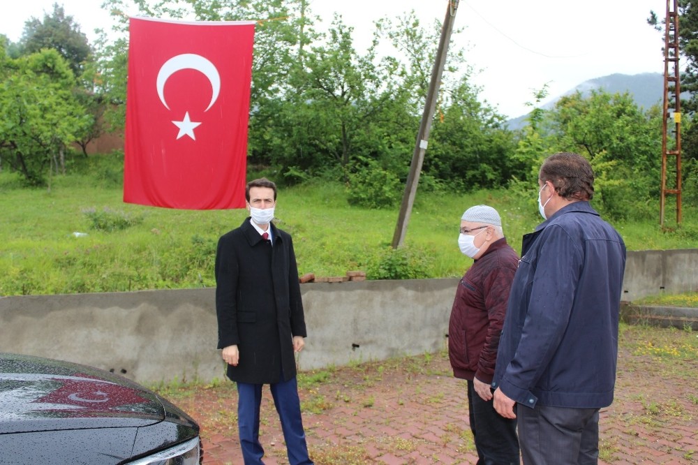 Cide Kaymakamlığı 46 köye maske ve dezenfektan ürünü dağıttı 