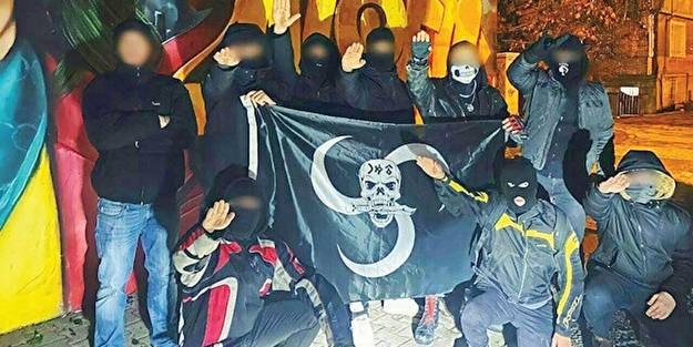 ‘Çift taraflı’ provokasyon! Irkçı kardeşlik: Kim bu faşistler?