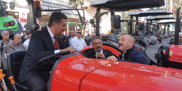 "Çiftçi traktör alamıyor" diyen Sarıgül'ü şaşkına çeviren cevap!