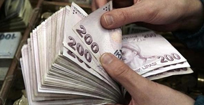 Çiftçinin bankadan çektiği 80 bin lirayı çaldılar