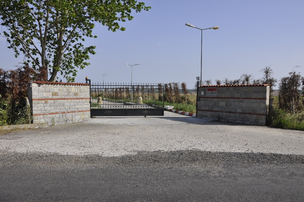 Çiftliği soydular, jandarmaya yakalandılar 
