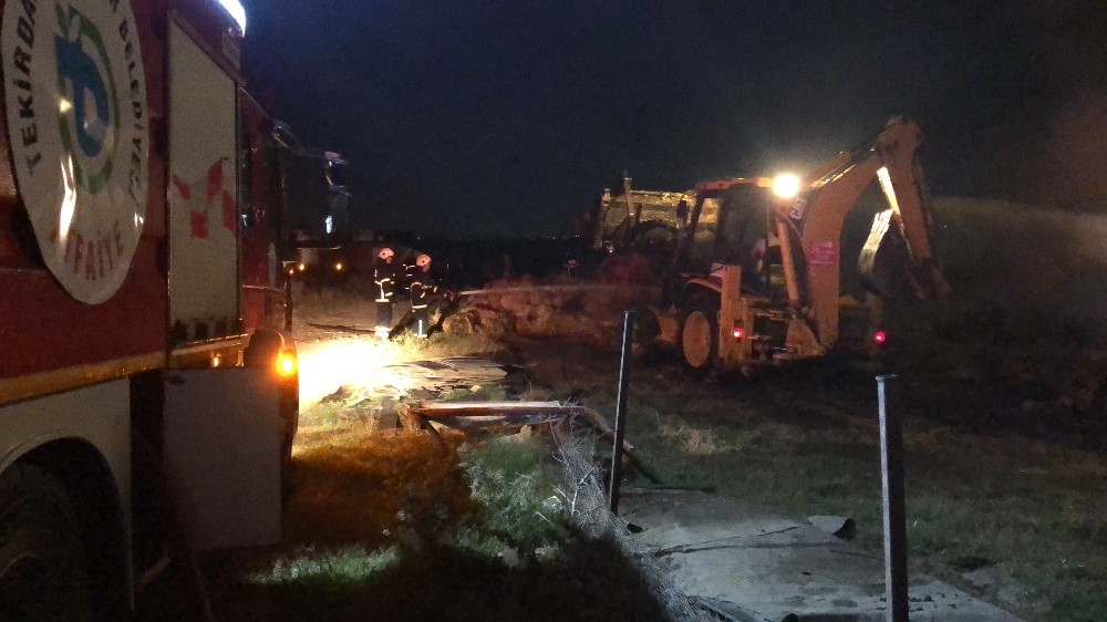 Çiftlikte yangın çıktı, koyunlar telef olmaktan kurtarıldı 