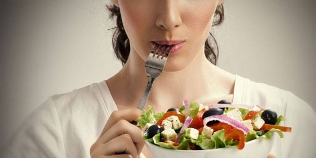 Çiğ beslenme diyeti: Bu beslenme şekli hem kilo verdiriyor hem de ödem attırıyor