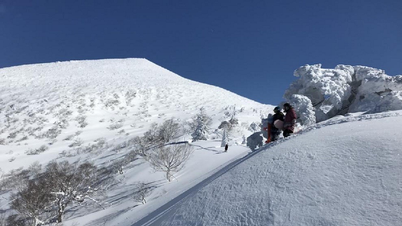 Çığ faciası! 100 kişi mahsur kaldı