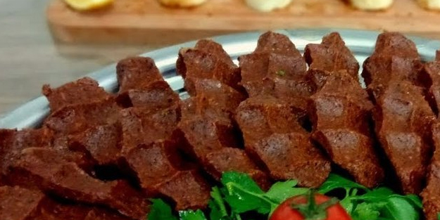 Çiğ köfte (Dilbaba) : Evde orjinal etsiz çiğ köfte tarifi nasıl yapılır? Pratik çiğ köfte