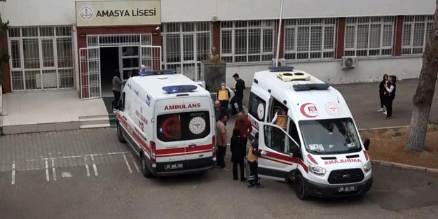 Çiğ köfte yiyen öğrenciler hastaneye kaldırıldı