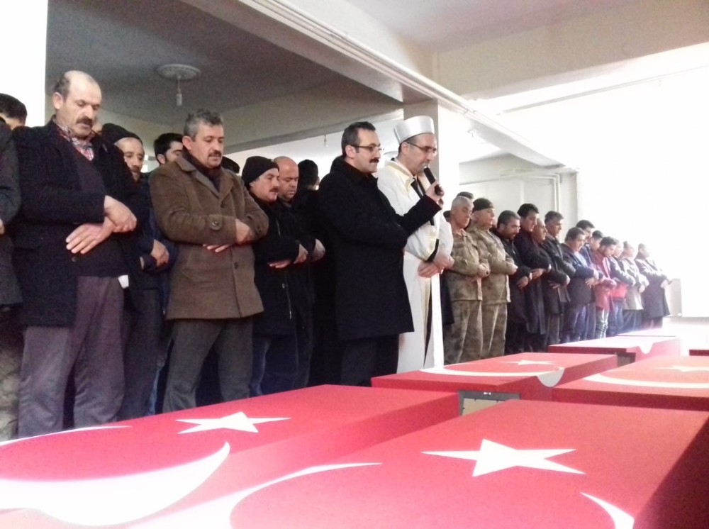 Çığ şehidi güvenlik korucuları son yolculuklarına uğurlandı 