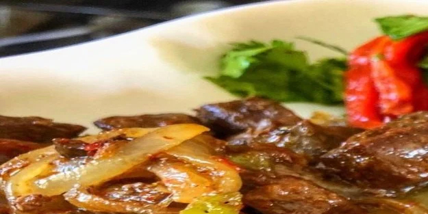 Ciğer pişirirken o meşhur tekniği not edin! Birkaç karşı böyle önlem: Lokum gibi pişmesini sağlıyor!