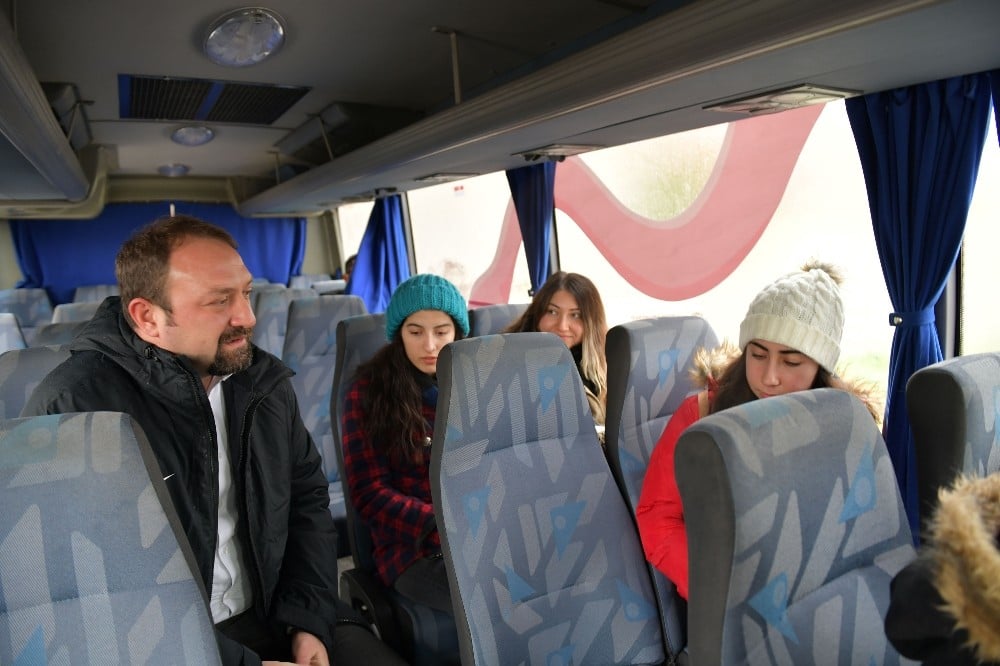 Çiğli Belediyesi soğuklarda üniversite öğrencilerini unutmadı 