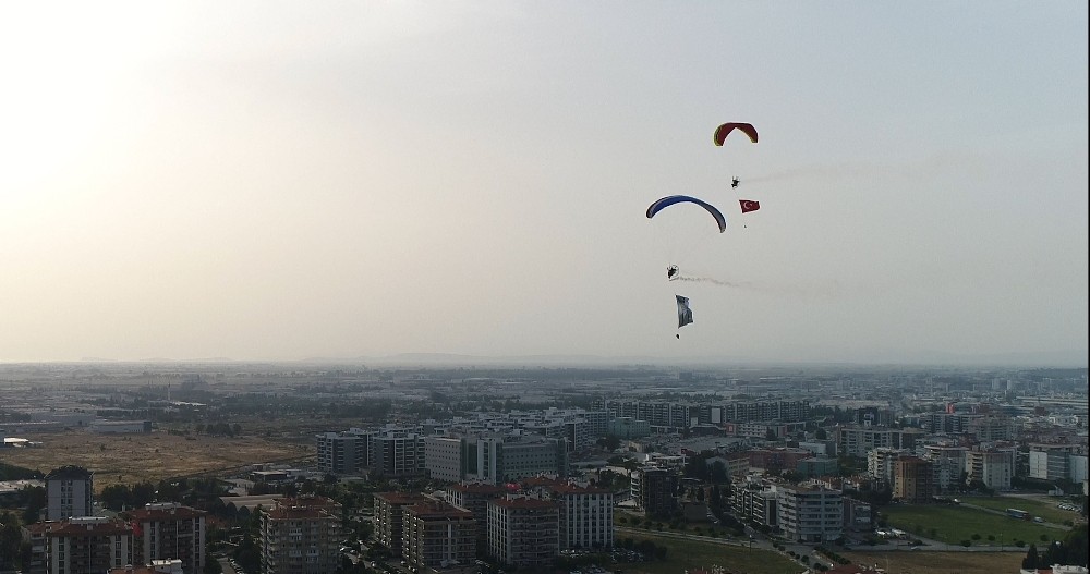Çiğli’de 19 Mayıs coşkusu göklere taşındı 