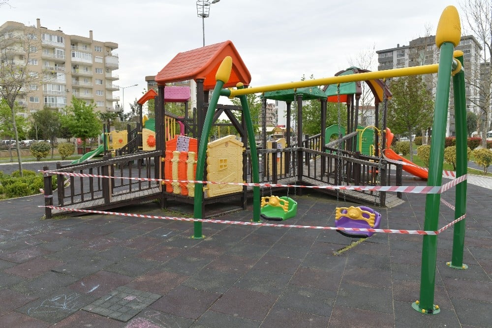 Çiğli’de çocuk parkları geçici olarak kapatıldı 