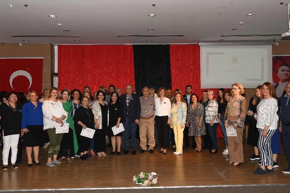 Çiğli’de sanat atölyesi yıl sonu sergisi 