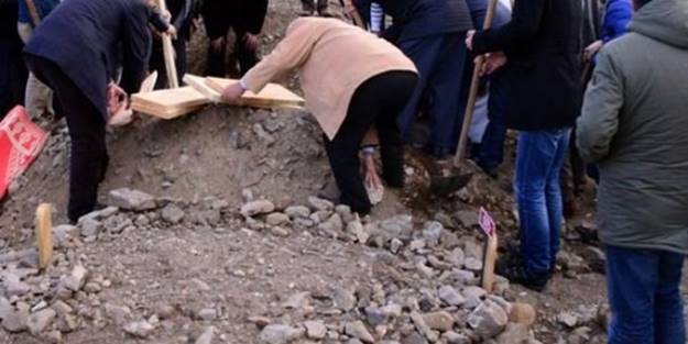 Çığlık geliyor diye 3 mezarı açtırdılar!