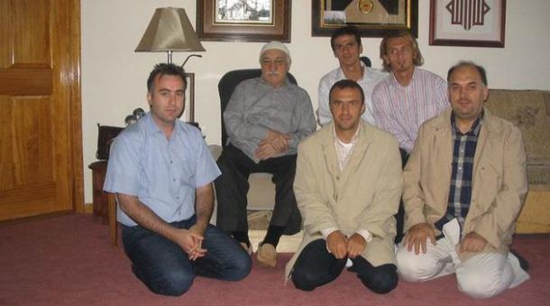 Eski futbolcu Haspolatlı'dan Fetullah Gülen'li fotoğraf için açıklama
