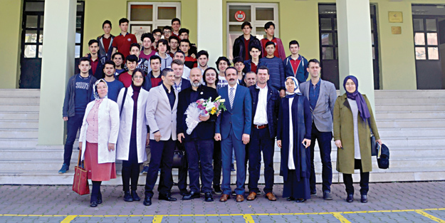 Cihan padişahı dedesi Abdülhamid’i anlattı...