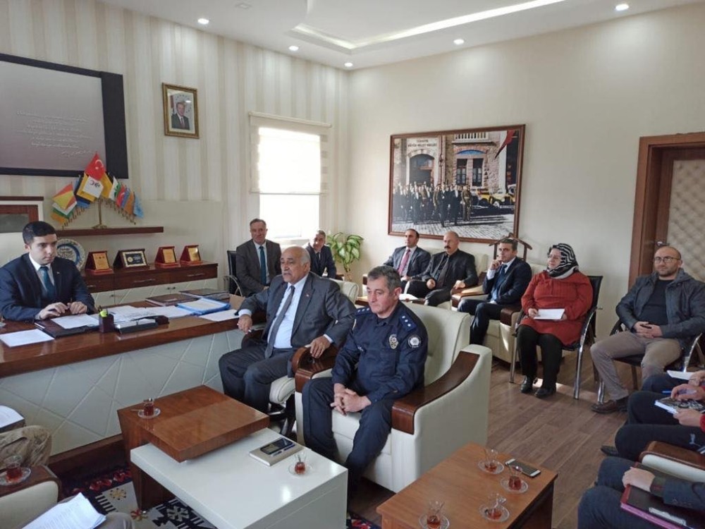 Çıldır’da İdlib için yardım kampanyası başladı 