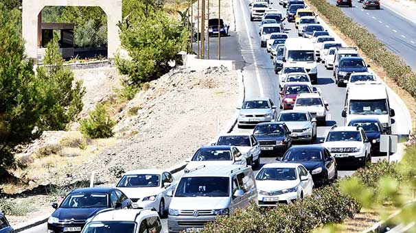 Çile başladı! Trafik kilit...