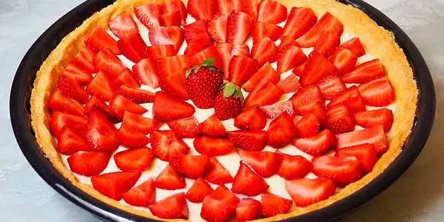 Çilekli tart tarifi: Çilekli tart nasıl yapılır? Kıyır kıyır çilekli tart