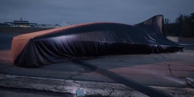 Çılgın uçağın motoru ateşlendi