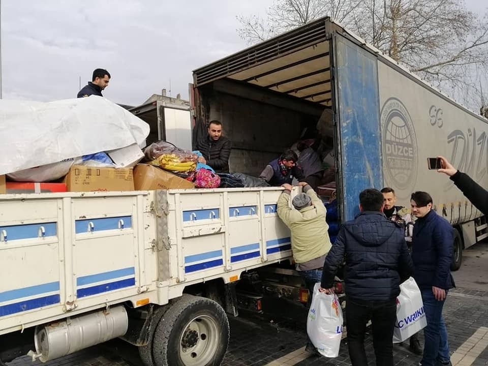 Çilimli Gençlik Merkezi’nden Elazığ’a yardım 