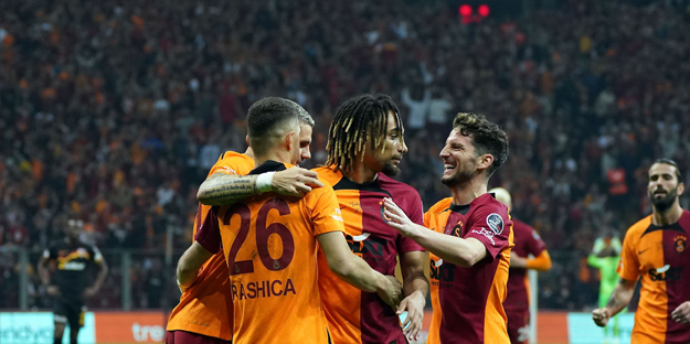 Cim-Bom gol yağdırdı! Nef Stadı'nda büyük coşku... Şaşkına çeviren skor...