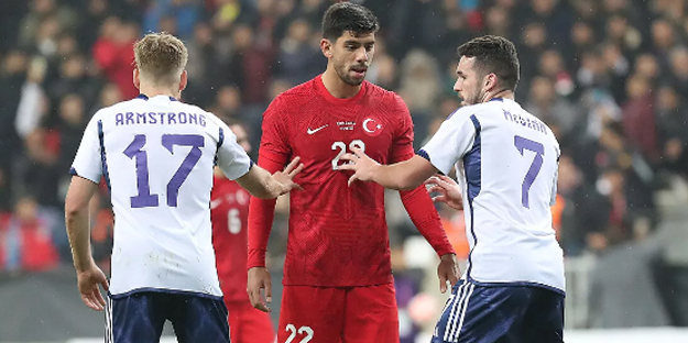 Cim-Bom Milli yıldızı bitiriyor! Haydi hayırlısı...